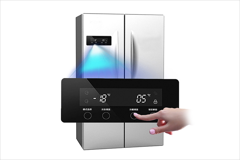 Pannello di controllo del frigorifero Luphi Electronics con pulsanti a sfioramento capacitivi e un elegante design dell\'interfaccia utente.
