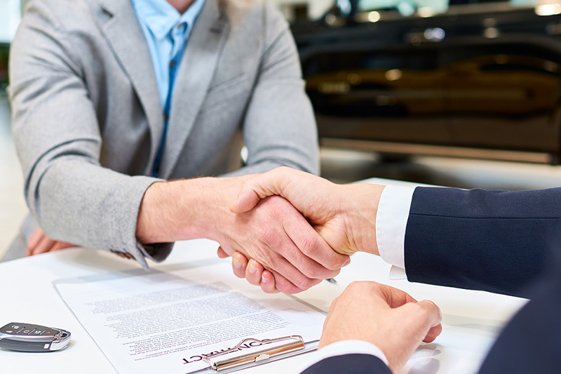 Il team di Luphi Electronics collabora con i clienti