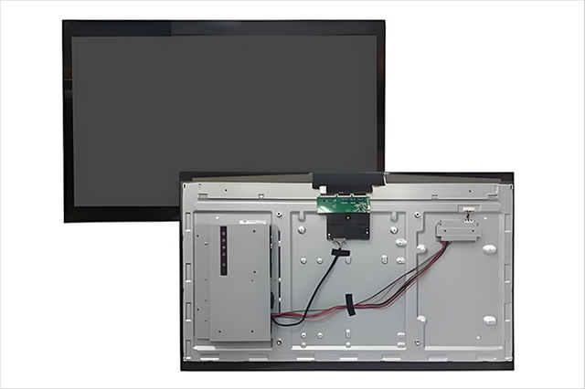 Varietà di moduli display touchscreen con stili e funzionalità diversi adatti a molteplici settori