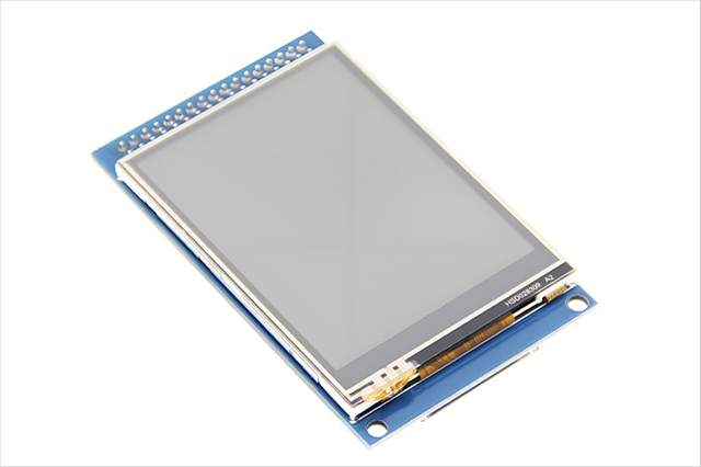 Modulo display LCD TFT dotato di retroilluminazione a LED per una migliore luminosità ed efficienza energetica.